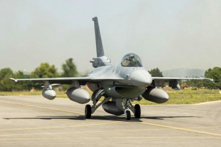 Доставката на изтребителите F-16 се бави и няма яснота кога ще дойдат