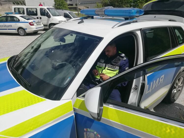 Задържаха мъж за управление на нерегистриран мотоциклет в Мадан