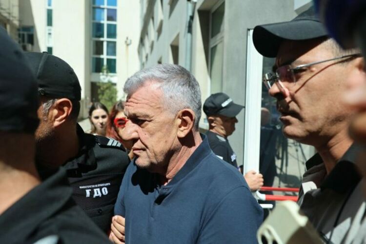 Прокуратурата не иска Паскал да лежи в ареста