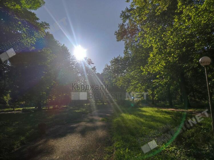   Предимно слънчево и ветровито днес в Кърджали