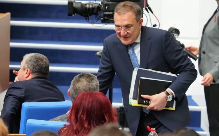 От утре българи от чужбина могат да искат помощи за връщане