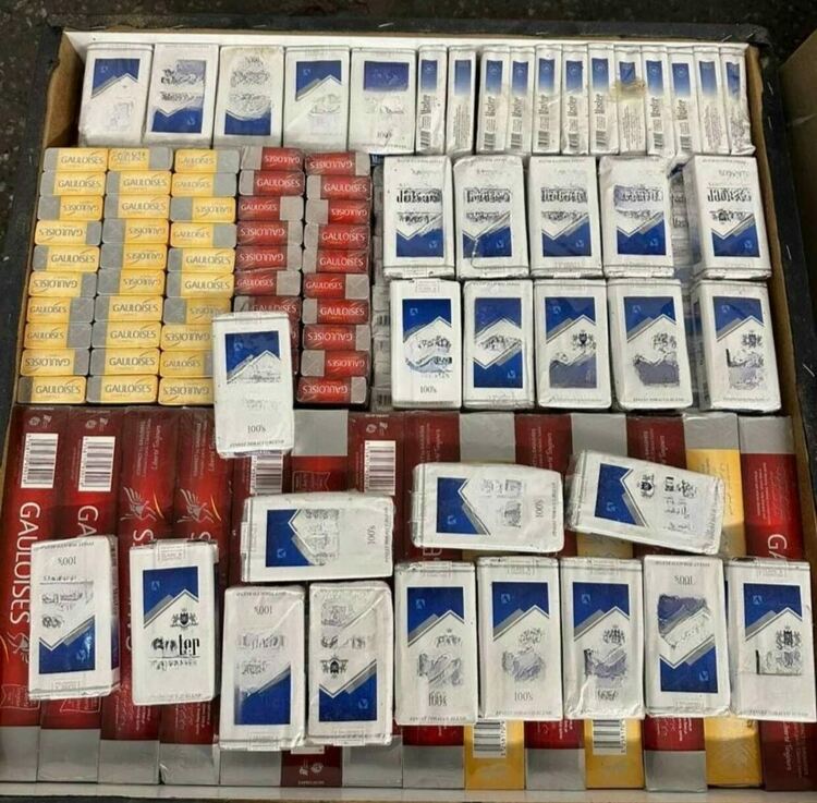 Над 100 000 контрабандни цигари са открити в камион с мебели 