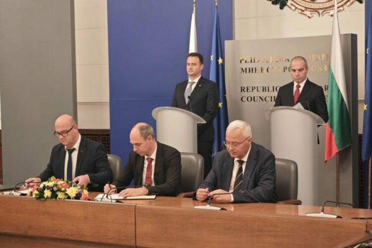 Всичките 249 жп гари у нас ще са със зарядни станции за електромобили