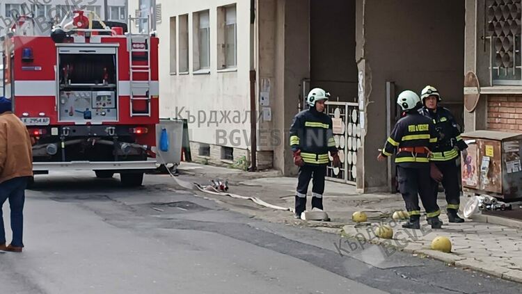 Пожарната в Кърджали с тридневно учение в центъра на града