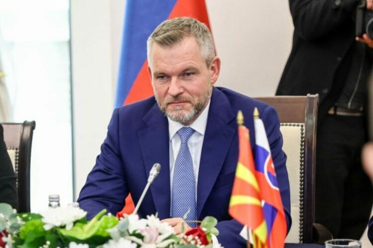 Словашкият президент нападна България и ЕС, че държат Македония като заложник