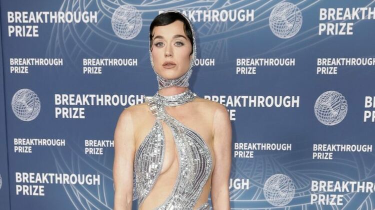 Katy Perry превърна болката в музика с новия си сингъл „Bandaids“