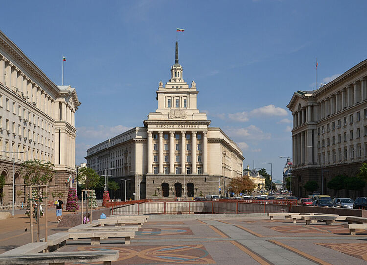  Парламентът не успя да заработи при първия опит за регистрация