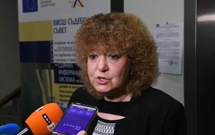 Шефката на ВКС беше атакувана заради антивирусната програма „Касперски“