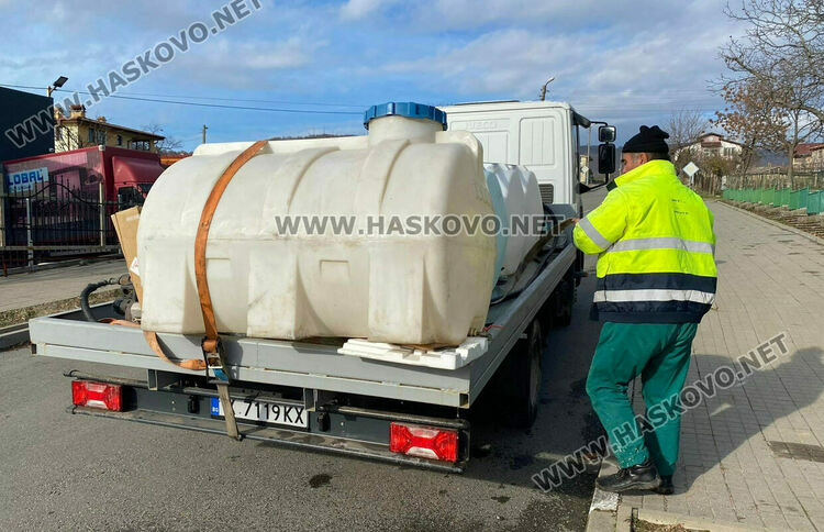 Доставят водоноски в Харманли и две села заради уран