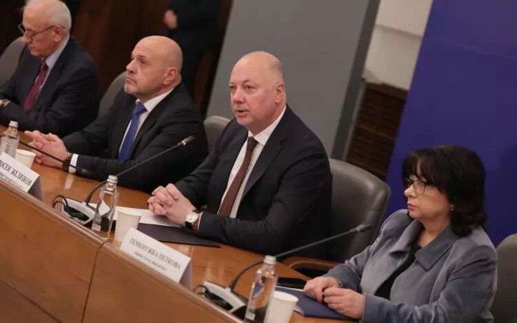 Росен Желязков: Не е време да напускаме кораба