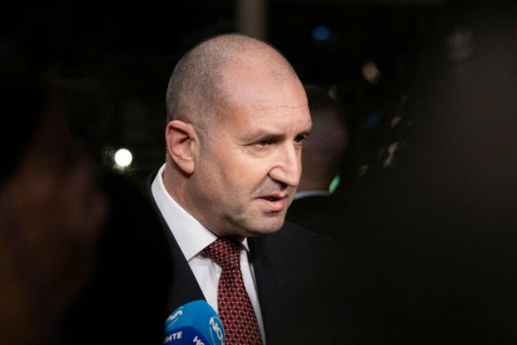 Очаква се президентът Румен Радев да връчи първия мандат за съставяне на правителство