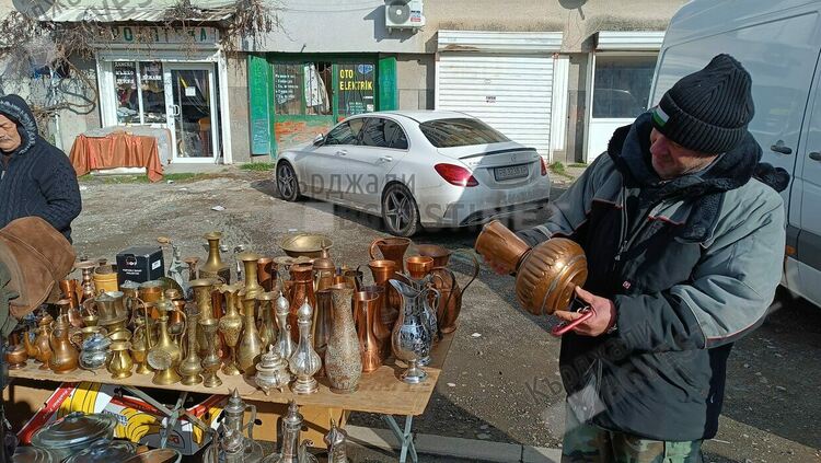  Връщаме се към Ориента,бакърените и месингови съдове са хита на Битака в Кърджали