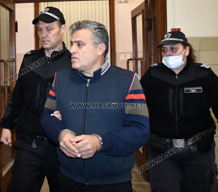 Задържаха издирван водач на автобус със стоки менте за близо 150 000 евро