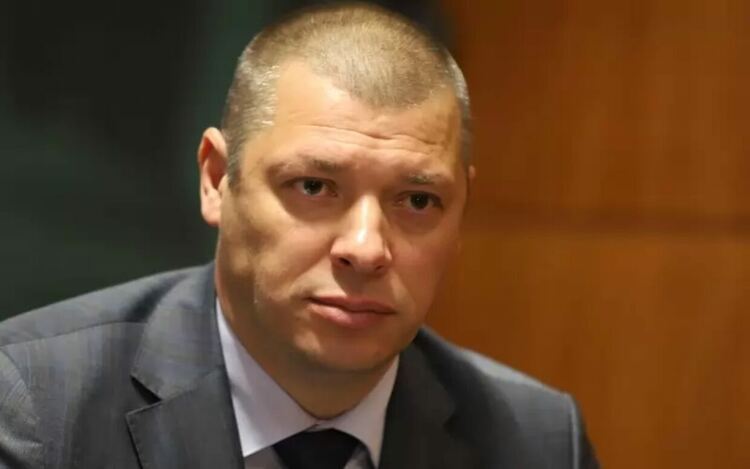 В отсъствието на Антон Славчев НС одобри оставката му от КОНПИ