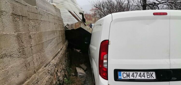 Усложнената обстановка в област Смолян продължава след проливните дъждове