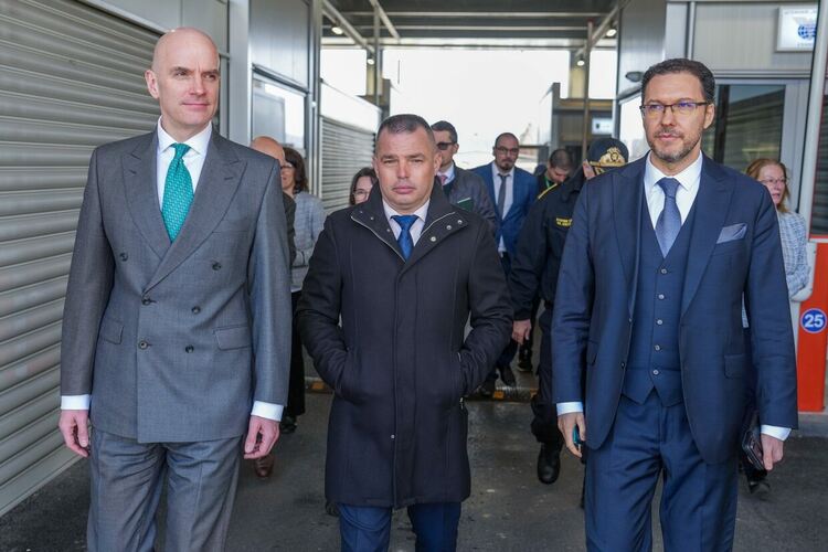 Даниел Митов се появи... на българо-сръбската граница
