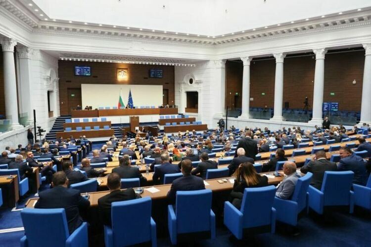 Служебното правителство полага клетва