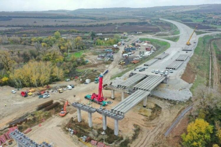 Новата звезда в пътищата - „Нивел строй“ на Таки, с поръчки за 180 млн. евро