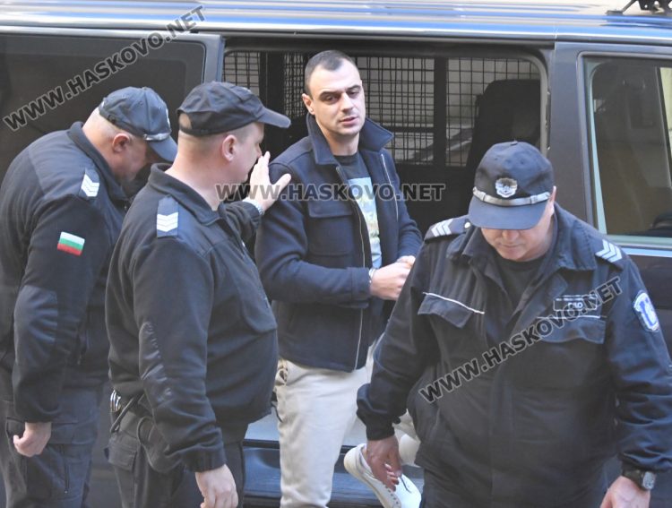 22 месеца затвор за мъж, задържан за опит за контрабанда на 24,5 кг марихуана