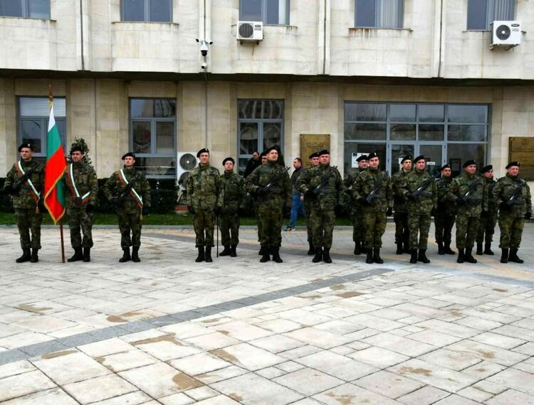Асеновград отбеляза тържествено Националния празник на България 