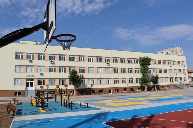 В ОУ „Никола Вапцаров“ отново ще има изборни секции след приключване на ремонта на сградата 
