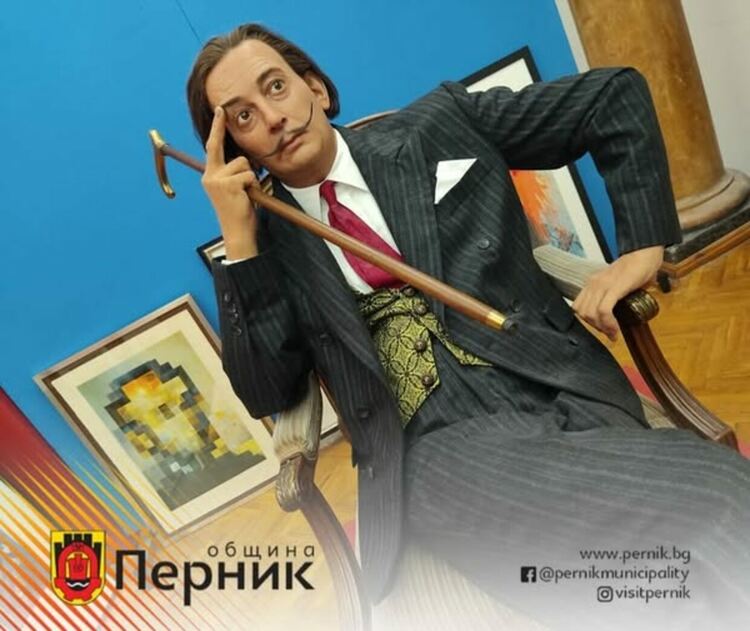 Изложба „Салвадор Дали в Двореца на културата – Триумфът на въображението“ в галерия „Любен Гайдаров“