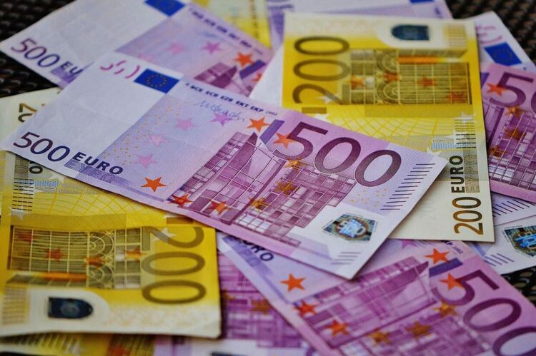 ЕС одобри заем от 90 милиарда евро за Украйна и 20-ия пакет от санкции срещу Русия
