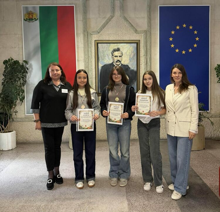 Славейковци с отличия от „Пролетна палитра“