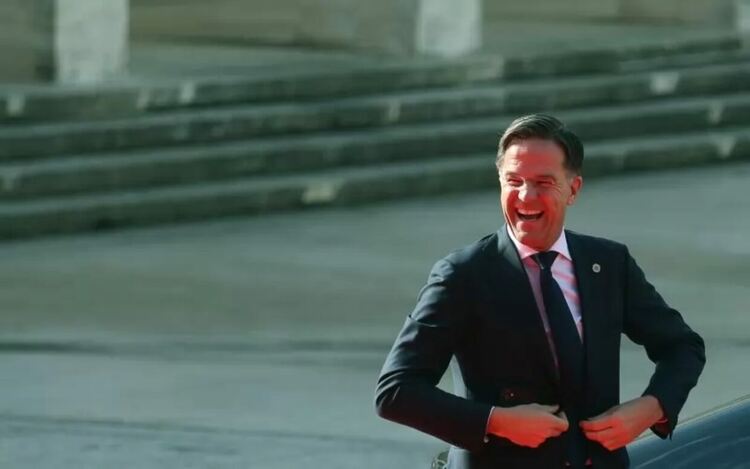 Рюте предлага всяка страна от НАТО да дава 0.25% от БВП за Украйна