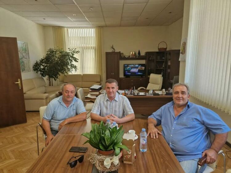 Отстраниха кмета на Караманци Мюрен Ибрям заради участие във фирма