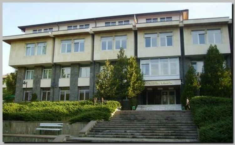 Задържаха под стража двама мъже за притежание на наркотици с цел разпространение