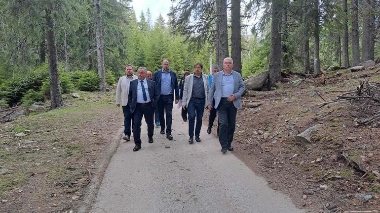 Пускат обходния път над свлачището в Пампорово в понеделник