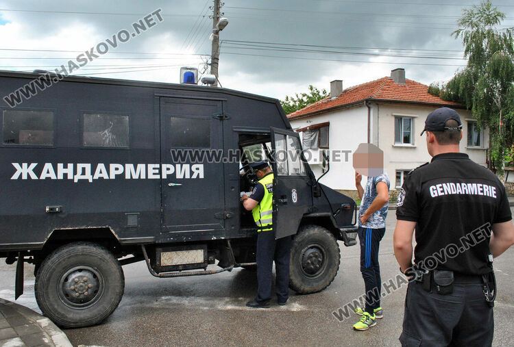 Жандармеристи заловиха водач с нерегистриран автомобил