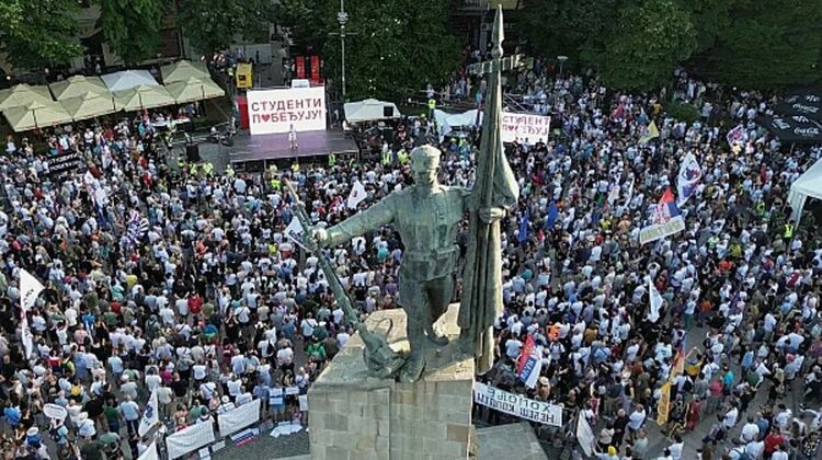 Предсрочни парламентарни избори искат студентите в Сърбия