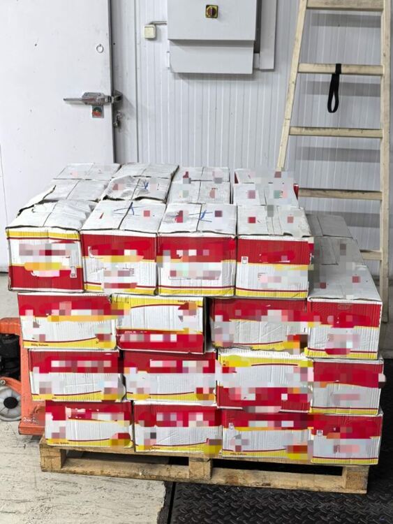 Близо три тона животонски продукти с неясен произход иззеха на ГКПП „Капитан Андреево“