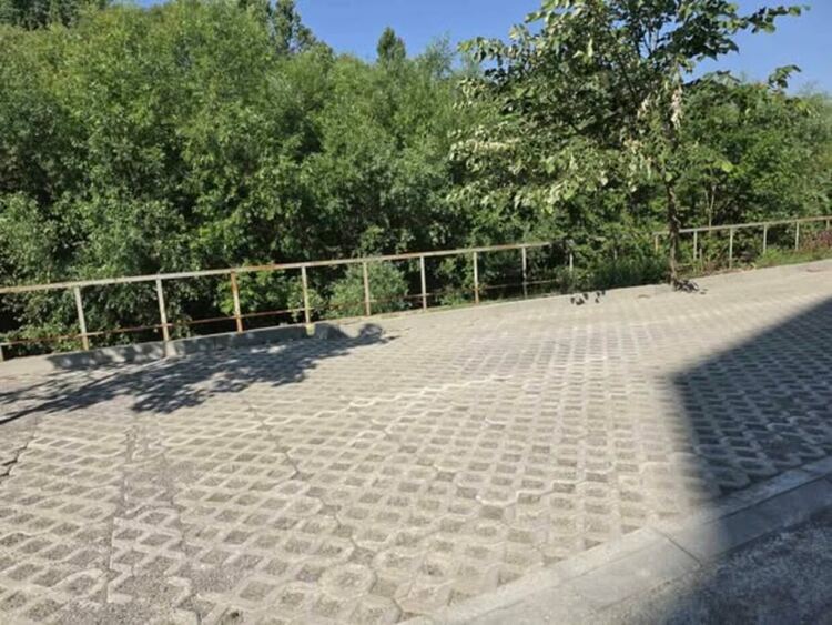Продължава изграждането на нови места за паркиране в различни райони на Перник