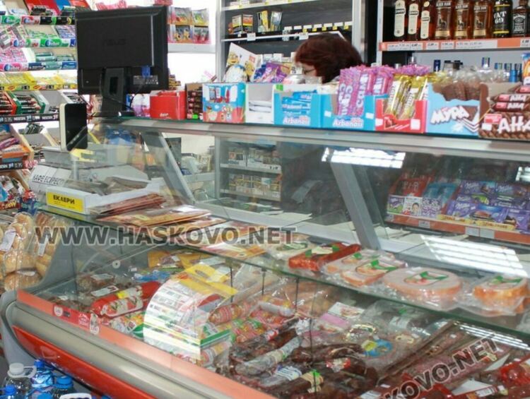 Деца на 7 и 13 г. откраднаха продукти от магазин в Хасково, 16-годишен задигна велосипед