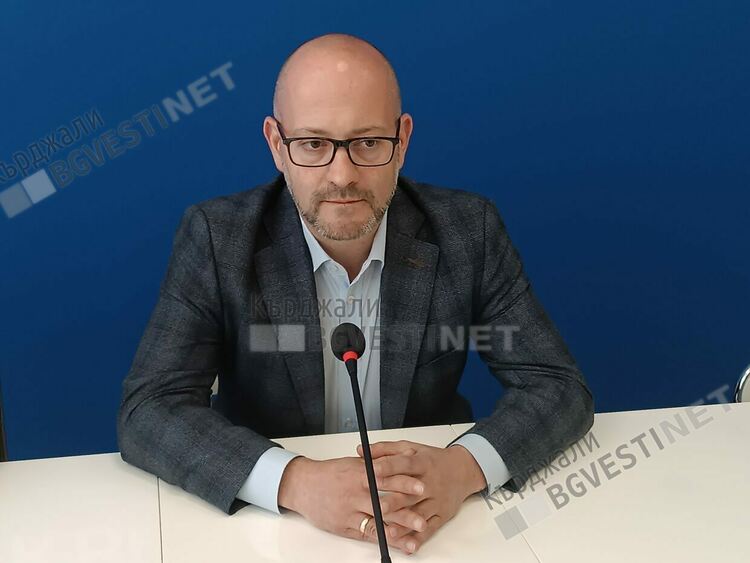 Нов лидер на дясното или нов държавен разум за България?