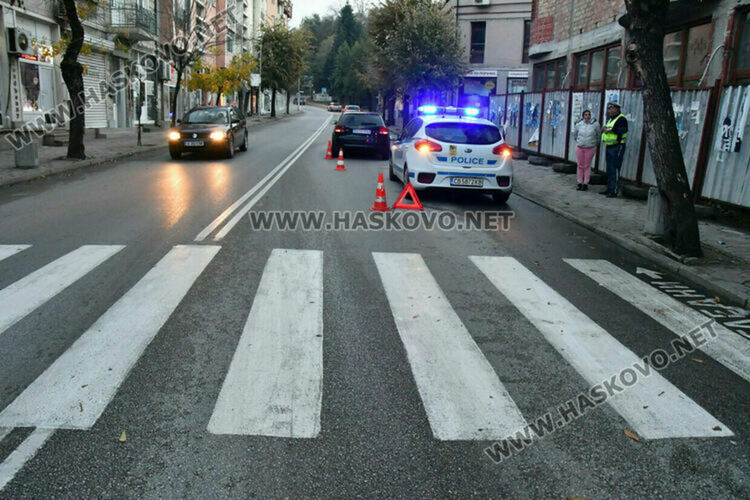 Блъснаха три жени на пешеходни пътеки 