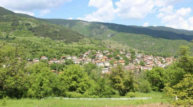 Орехово кани на традиционен събор и родова среща 