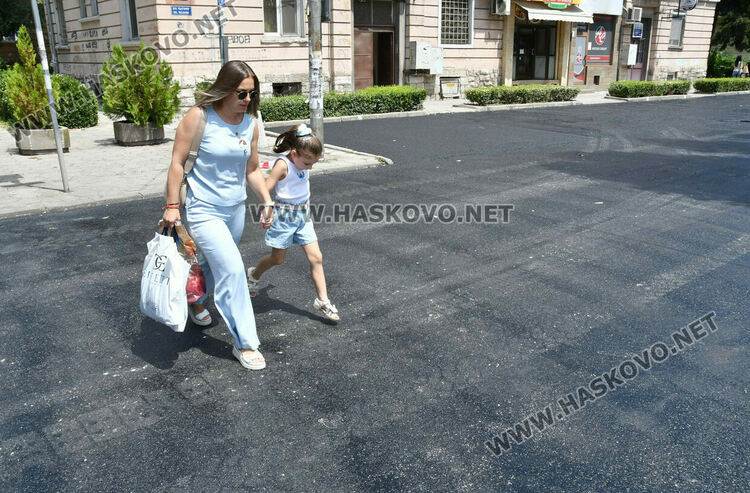 Ремонтът на бул. „България“ отново образува тапи