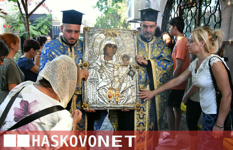 Митрополит Николай ще отслужи богослужение пред иконата „Златна ябълка“ в Хасково