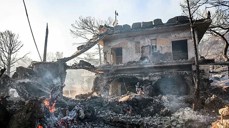Нова огнена вълна в Европа: Жертви в Гърция, рекорден пожар в Белгия